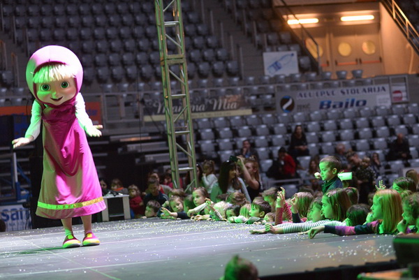 Predstava “Maša i Medvjed” moskovskog Dječjeg kazališta oduševila zadarske mališane Predstava “Maša i Medvjed” moskovskog Dječjeg kazališta oduševila zadarske mališane