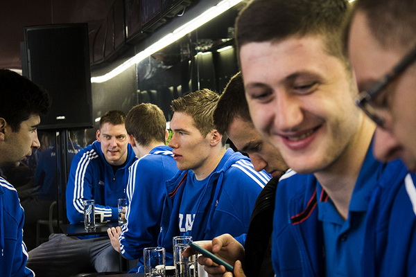 Druženje s košarkašima Zadra u Caffe baru Forum, Foto: Mia Čop Druženje s košarkašima Zadra u Caffe baru Forum, Foto: Mia Čop