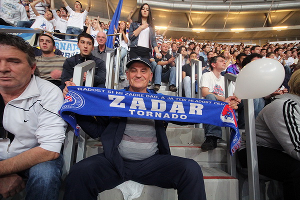 Najbolji navijači na svitu na utakmici Zadar-Cibona, Foto: Mia Čop Najbolji navijači na svitu na utakmici Zadar-Cibona, Foto: Mia Čop