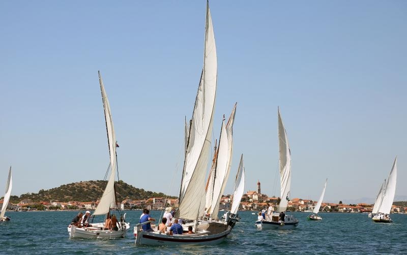 Betina: Regata na latinsko idro “Za dušu i tilo”. Photo: Duško Jaramaz/PIXSELL