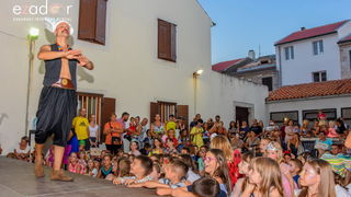 Dječjim karnevalskim danom započeo 59. Paški ljetni karneval