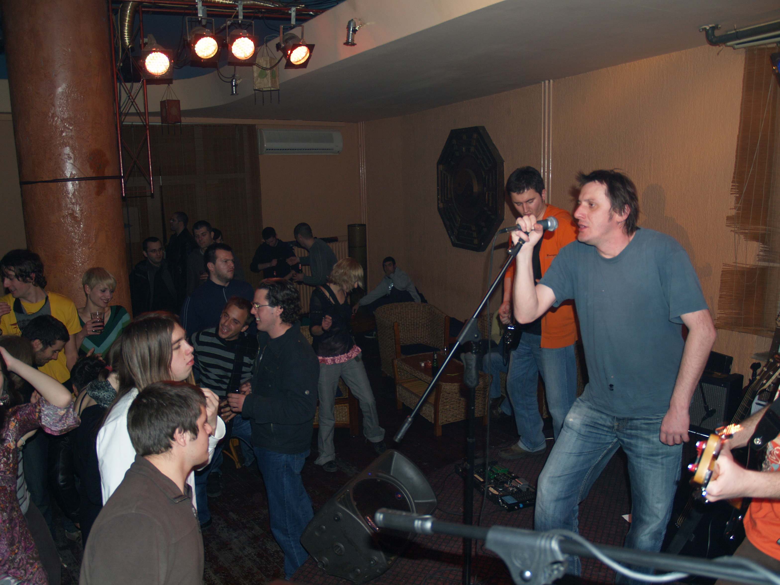 Letu štuke u Maya pub-u Letu štuke u Maya pub-u