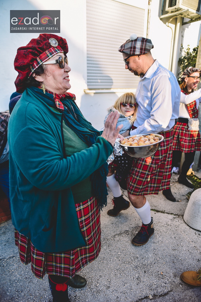 Škotski kiltovi preplavili zadarske Stanove Škotski kiltovi preplavili zadarske Stanove