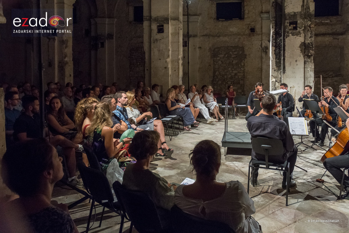 59. Glazbene večeri u sv. Donatu: Orkestar Epoque i gitarist Krešimir Bedek @ Crkva sv. Nikole