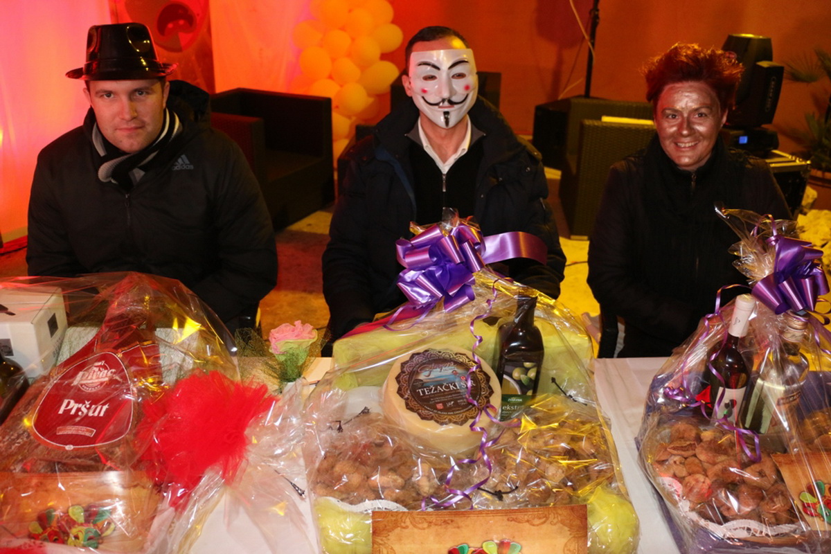 Virske maškare 2018: Defile maškaranih skupina i fešta uz “Koktelse”