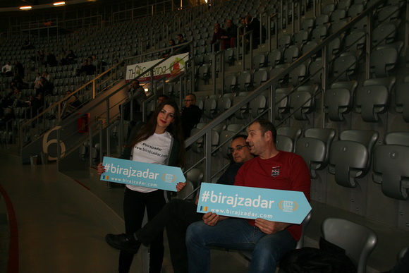 Košarkaši i navijači KK Zadar podržali akciju #birajzadar Košarkaši i navijači KK Zadar podržali akciju #birajzadar
