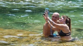 Puno lipog svita uživalo u svježini Krke na Skradinskom buku