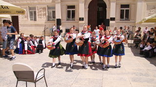 OŠ Zadarski otoci, učenici na Narodnom trgu