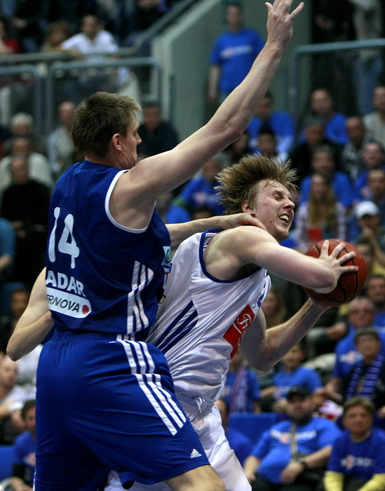 Zagreb, 150512.
KC Drazen Petrovic, Savska cesta.
Prva utakmica polufinala PH za kosarkase Cibona – Zadar.
Na fotografija: Tomas Hampl.
Foto: Ronald Gorsic / CROPIX Zagreb, 150512.
KC Drazen Petrovic, Savska cesta.
Prva utakmica polufinala PH za kosarkase Cibona – Zadar.
Na fotografija: Tomas Hampl.
Foto: Ronald Gorsic / CROPIX