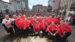 Zlatne tenisače na Trgu bana Josipa Jelačića dočekale tisuće navijača Zlatne tenisače na Trgu bana Josipa Jelačića dočekale tisuće navijača