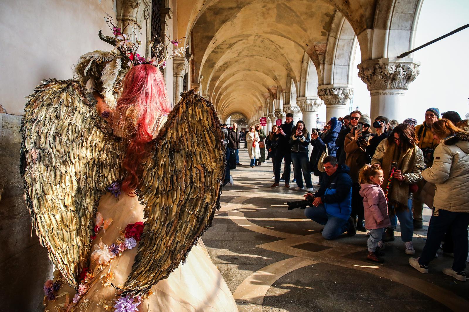 Venecijanski karneval ove godine je posvećen velikom ljubavniku Giacomu Casanovi Venecijanski karneval ove godine je posvećen velikom ljubavniku Giacomu Casanovi
