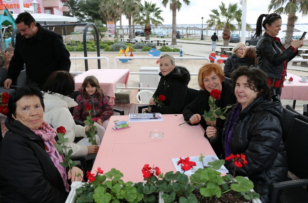 U organizaciji Općine Vir i Vir turizma virskim damama podijeljeno 400 ruža u povodu Dana žena