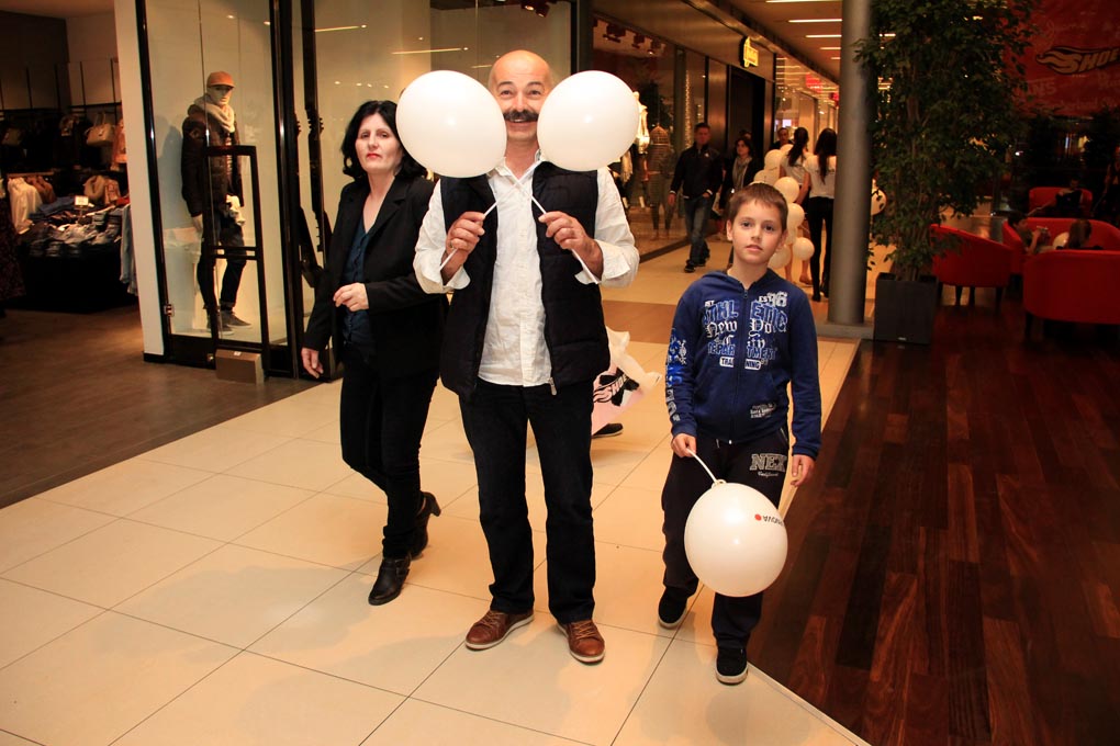 Image 685845 (auto) Image 685845 (auto)