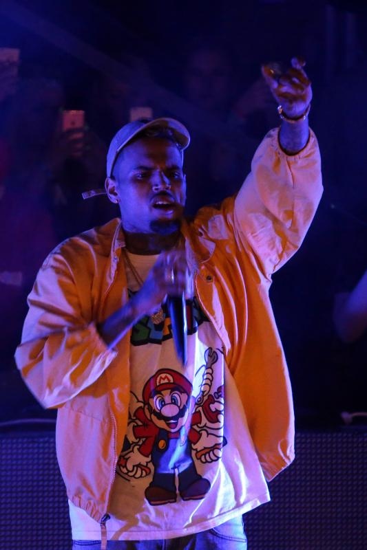 Novalja, Zrce – Koncert Chrisa Browna, koji je trebao biti odrzan na plazi Zrce, zbog jakog vjetra je otkazan te je, umjesto na plazi, Chris Brown koncert odrzao u prepunom klubu Aquarius. Photo: Dalibor Urukalovic/PIXSELL Novalja, Zrce – Koncert Chrisa Browna, koji je trebao biti odrzan na plazi Zrce, zbog jakog vjetra je otkazan te je, umjesto na plazi, Chris Brown koncert odrzao u prepunom klubu Aquarius. Photo: Dalibor Urukalovic/PIXSELL