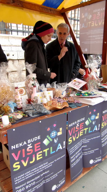 Bozicna akcija za 1000 radosti: Neka bude vise svjetla