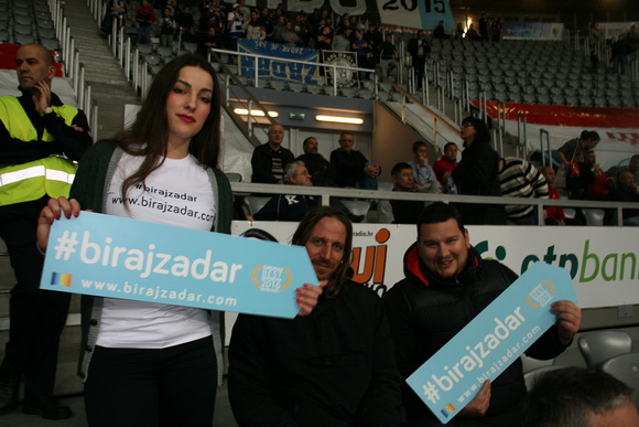 Košarkaši i navijači KK Zadar podržali akciju #birajzadar Košarkaši i navijači KK Zadar podržali akciju #birajzadar