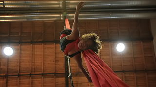 Arsenal: Xiomara Circo Art – ples na svili, Foto: Roberto Lerga Arsenal: Xiomara Circo Art – ples na svili, Foto: Roberto Lerga