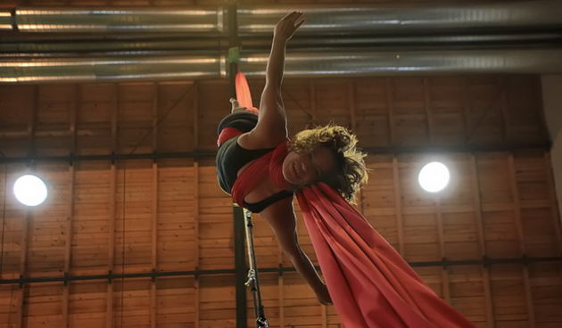 Arsenal: Xiomara Circo Art – ples na svili, Foto: Roberto Lerga