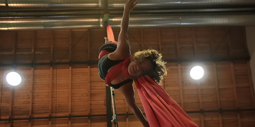 Arsenal: Xiomara Circo Art – ples na svili, Foto: Roberto Lerga Arsenal: Xiomara Circo Art – ples na svili, Foto: Roberto Lerga