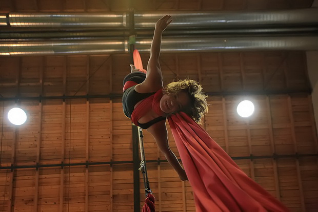 Arsenal: Xiomara Circo Art – ples na svili, Foto: Roberto Lerga Arsenal: Xiomara Circo Art – ples na svili, Foto: Roberto Lerga