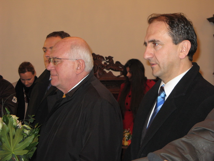 Image 924125 (auto) Image 924125 (auto)