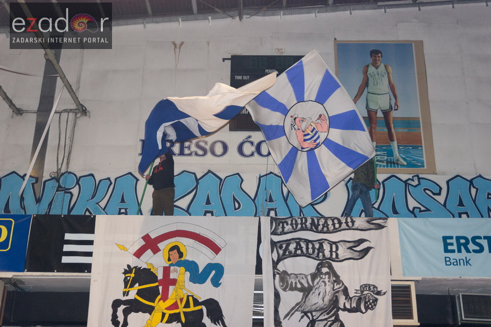 Humanitarno gledanje utakmice Zadar-Cibona u Jazinama Humanitarno gledanje utakmice Zadar-Cibona u Jazinama