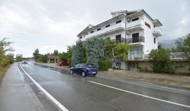 Starigrad: Mjesto na kojem je 16-godišnjak motociklom usmrtio 18-godišnju Lauru