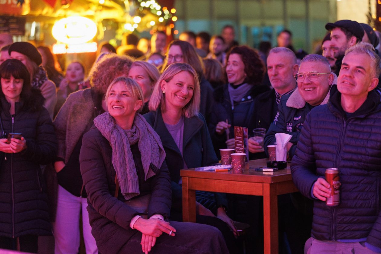 Jonathan @ Božićni gramofon Jonathan @ Božićni gramofon