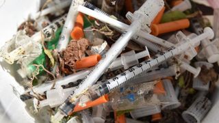 Članovi i volonteri Udruge apstinenata za pomoć pri resocijalizaciji Porat proveli su u akciju čišćenja infektivnog otpada