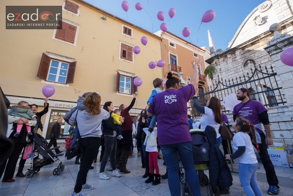 Zadarski Palčići pustili u zrak stotine ljubičastih balona