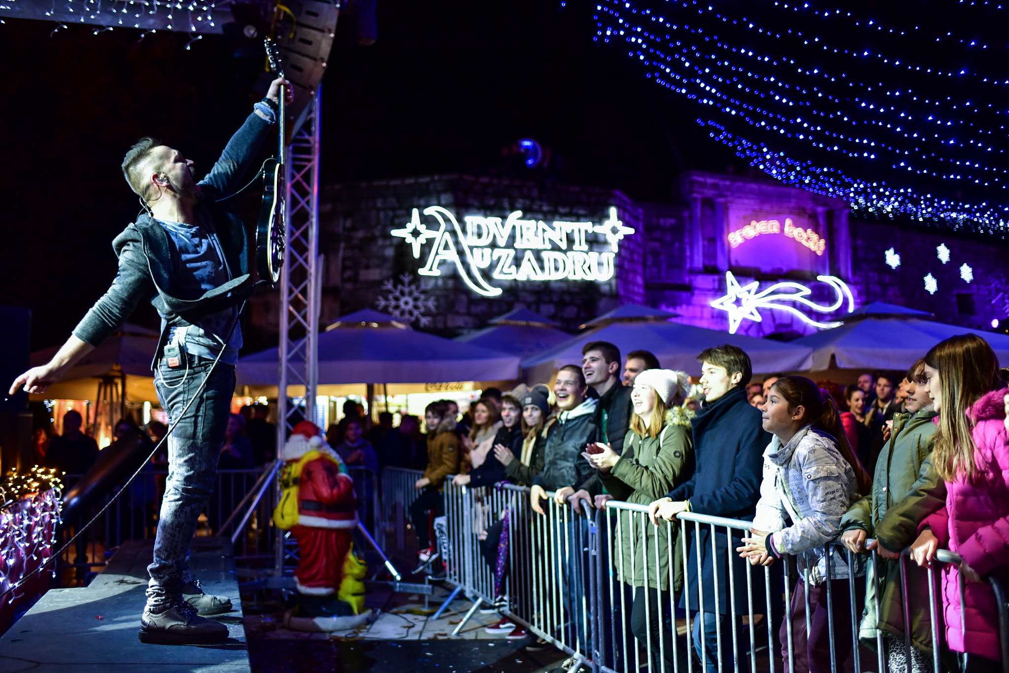 Vatra @ Advent u Zadru Vatra @ Advent u Zadru