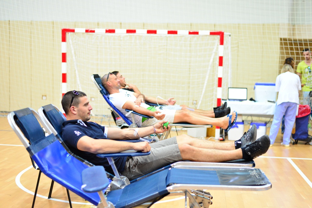 U organizaciji sekcije HZSN Zadar u dvorani 1 SC Višnjik održana je akcija dobrovoljnog darivanja krvi na kojoj je prikupljeno 25 doza tekućine koja život znači. Foto: Iva Perinčić