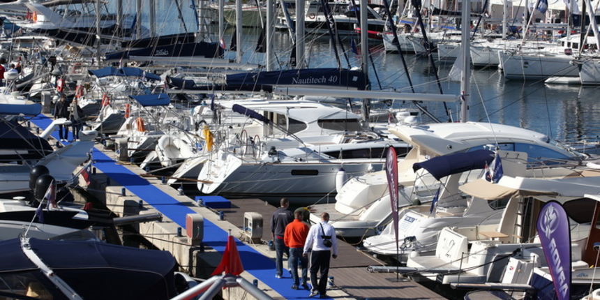 Zadar, 211010.
U Biogradu se odzava Biograd boat show, izlozba plovila s rekordnim brojem od 230 plovila te vise od 185 izlagaca. Na sajmu je odrzano nekoliko premijera novih brodova.
Na fotografiji: detalj sa sajma.
Foto: Vladimir Ivanov / CROPIX Zadar, 211010.
U Biogradu se odzava Biograd boat show, izlozba plovila s rekordnim brojem od 230 plovila te vise od 185 izlagaca. Na sajmu je odrzano nekoliko premijera novih brodova.
Na fotografiji: detalj sa sajma.
Foto: Vladimir Ivanov / CROPIX