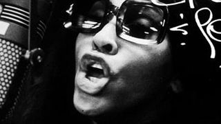 Izdvajamo iz knjige “American fashion accessories”