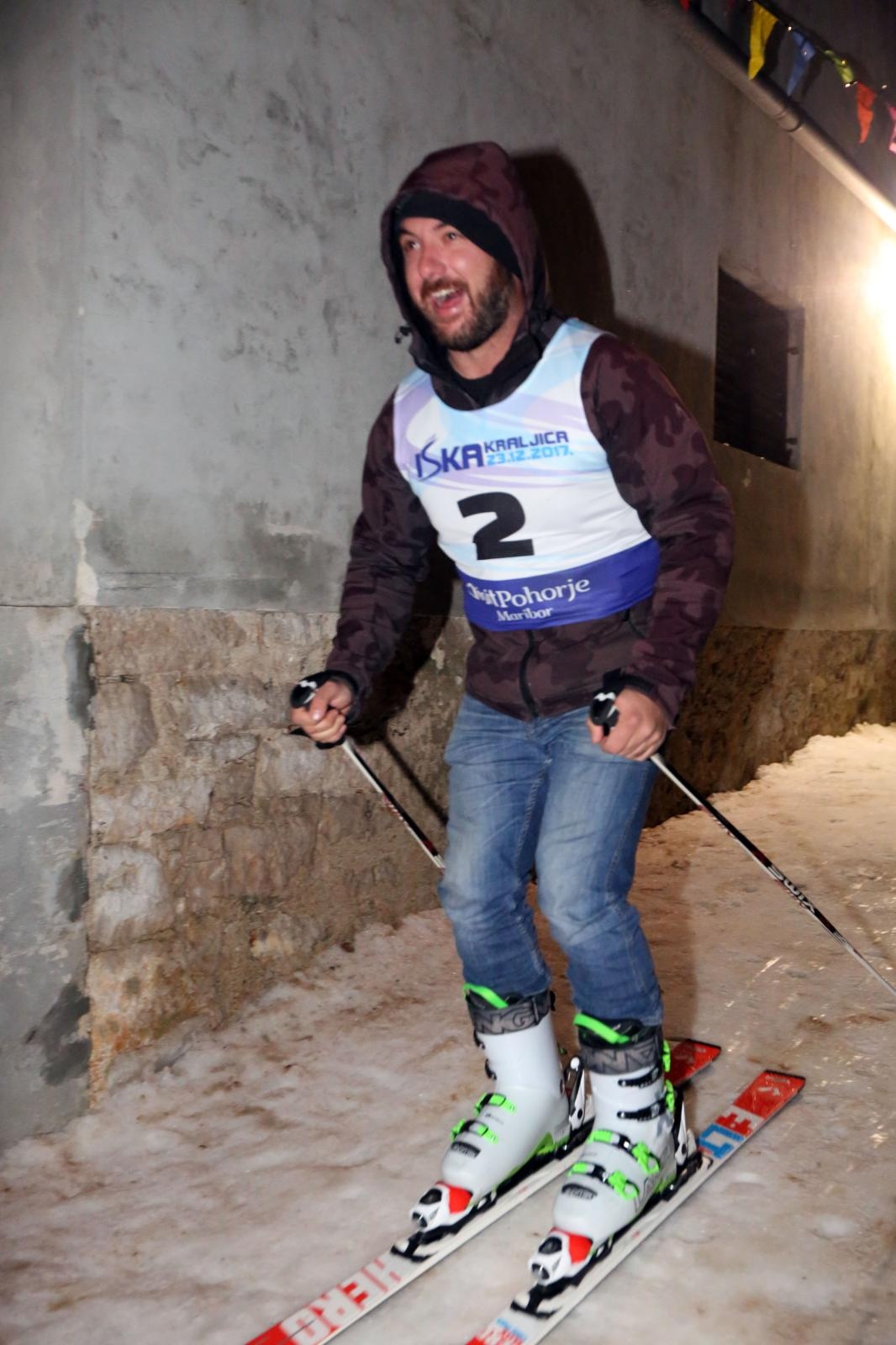 Svjetska atrakcija u Velom Ižu: Održana “Iška kraljica”- prva povijesna skijaška utrka na hrvatskim školjima Svjetska atrakcija u Velom Ižu: Održana “Iška kraljica”- prva povijesna skijaška utrka na hrvatskim školjima