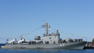 Otvorena izložba vojne opreme, oružja i vozila na zadarskoj rivi