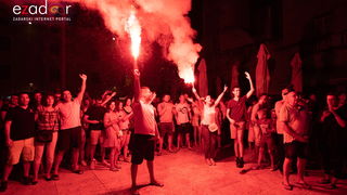 Svečani doček svjetskih prvaka Mihovila i Šime Fantele na Narodnom trgu Svečani doček svjetskih prvaka Mihovila i Šime Fantele na Narodnom trgu