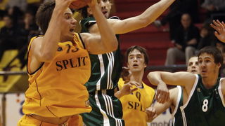 Split, 141011.
Dvorana Gripe.
Kosarkaska utakmica A-1 lige: Split – Borik
Na slici: Josip Sobin (zuti 13)
Foto: Vojko Basic / CROPIX Split, 141011.
Dvorana Gripe.
Kosarkaska utakmica A-1 lige: Split – Borik
Na slici: Josip Sobin (zuti 13)
Foto: Vojko Basic / CROPIX