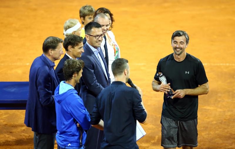 Agassi, Ferrero i Ivanišević odigrali egizibiciju u Umagu. Photo: Slavko Midzor/PIXSELL Agassi, Ferrero i Ivanišević odigrali egizibiciju u Umagu. Photo: Slavko Midzor/PIXSELL