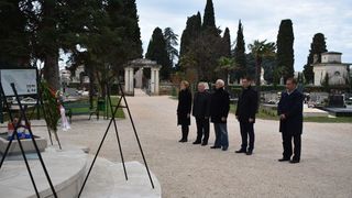 Polaganje vijenaca Polaganje vijenaca