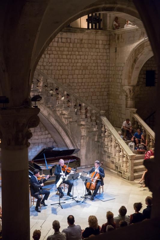 Atrij knezevog dvora, Dubrovnik – Koncert klasaicne glazbe. Ansambl becke filharmonije. Shkelzen Doli, violina Holger Groh, violina Sebastian Bru, violoncelo, Gottlieb Wallisch, klavir. Photo: Grgo Jelavic/PIXSELL