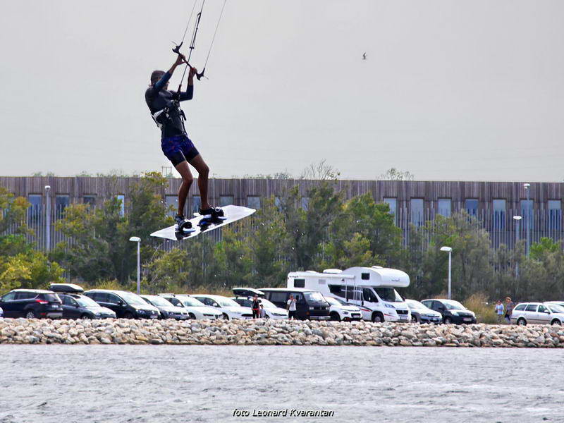 Kite surferi guštaju u Ninu
