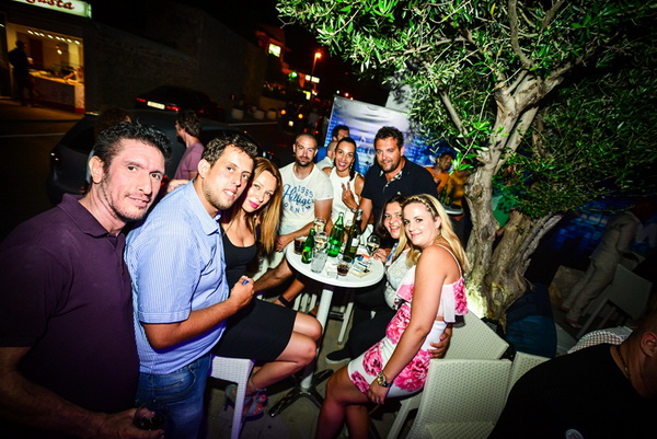 Odlična zabava u Noštromo i Vagabundo barovima na Viru