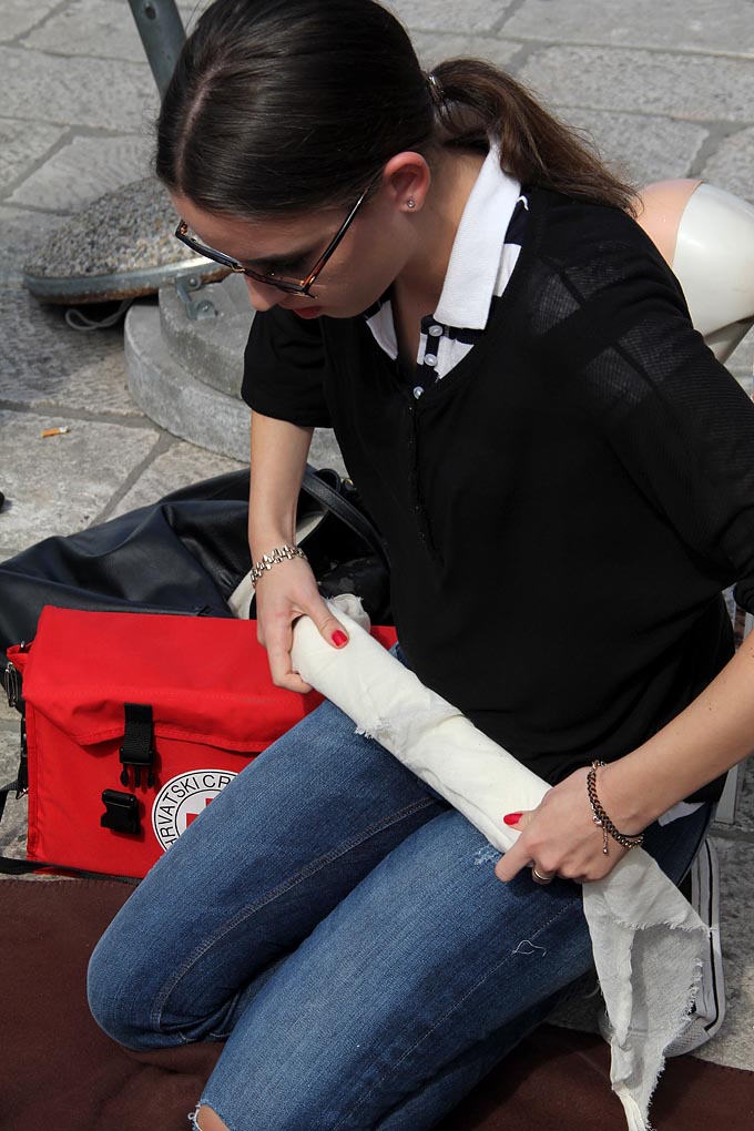 Nacionalna društva Crvenog križa diljem svijeta, potaknuta inicijativom Međunarodne federacije društava Crvenog križa i Crvenog polumjeseca (IFRC), obilježila su i ove godine Svjetski dan prve pomoći. Ovo je bila još jedna prilika da se ukaže na važnost p Nacionalna društva Crvenog križa diljem svijeta, potaknuta inicijativom Međunarodne federacije društava Crvenog križa i Crvenog polumjeseca (IFRC), obilježila su i ove godine Svjetski dan prve pomoći. Ovo je bila još jedna prilika da se ukaže na važnost p