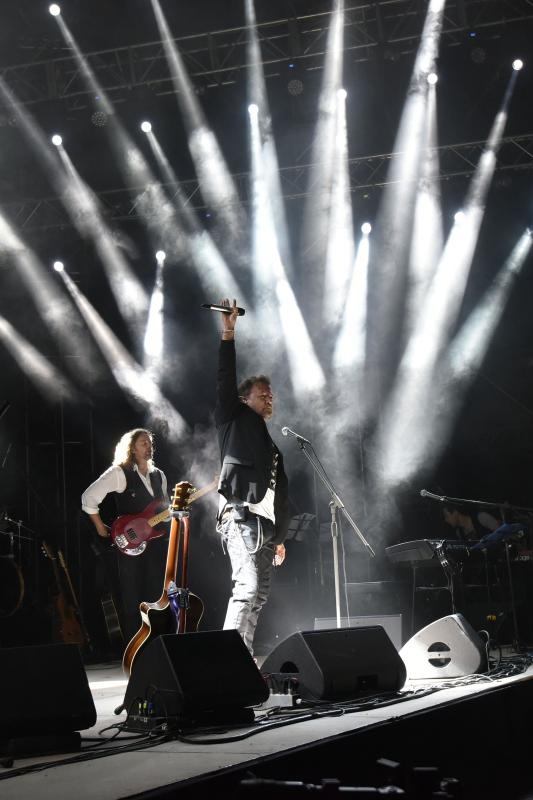 Koncert Olivera Dragojevića i Zlatana Stipišića u pulskoj Areni. Kao gosti nastupili su 2CELLOS. Photo: Duško Marušić/PIXSELL