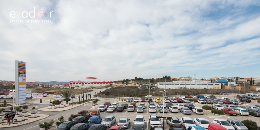 Svečano otvoren novi dio trgovinskog centra Supernova Zadar. Parking