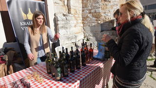 Velikom gastro-eno feštom na Forumu završen 2. “Tuna, Sushi & Wine Festival” Velikom gastro-eno feštom na Forumu završen 2. “Tuna, Sushi & Wine Festival”