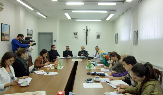 Nadbiskupski ordinarijat: Predaja relikvija svetog Simuna, Foto: Mia Knezevic