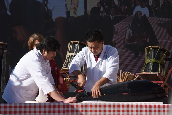 Velikom gastro-eno feštom na Forumu završen 2. “Tuna, Sushi & Wine Festival” Velikom gastro-eno feštom na Forumu završen 2. “Tuna, Sushi & Wine Festival”