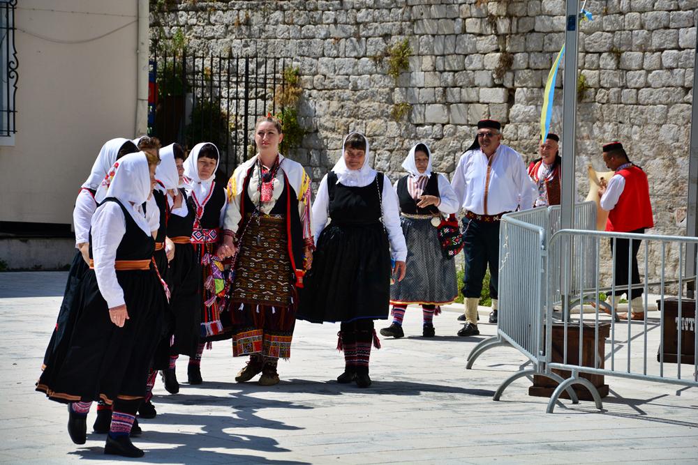 Kulturni Majdan na Trgu 5 bunara Kulturni Majdan na Trgu 5 bunara